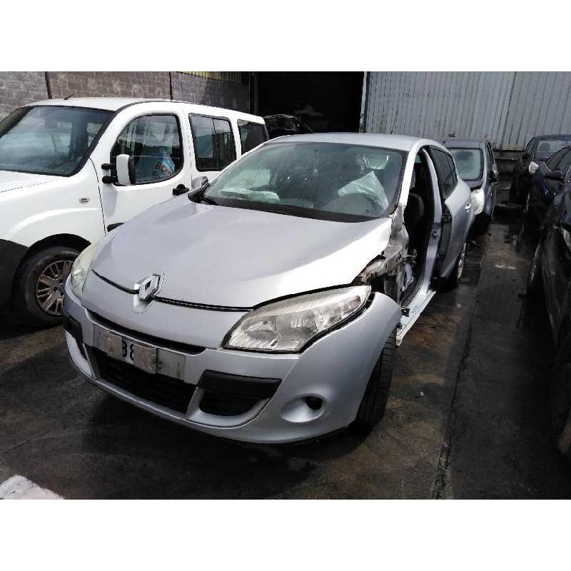 renault megane iii berlina 5 p del año 2010