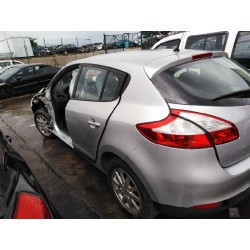 renault megane iii berlina 5 p del año 2010