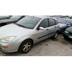 ford focus berlina (cak) del año 2000