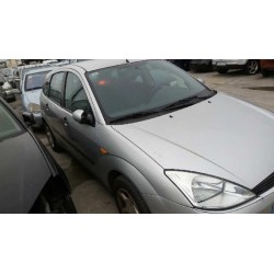 ford focus berlina (cak) del año 2000