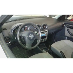 seat ibiza (6l1) del año 2003