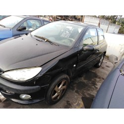 peugeot 206 berlina del año 2001
