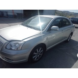 toyota avensis berlina (t25) del año 2004
