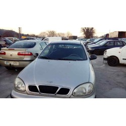 daewoo lanos del año 2001
