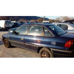 opel astra f berlina del año 1997