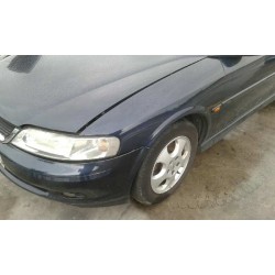 opel vectra b berlina del año 2000