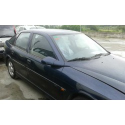 opel vectra b berlina del año 2000