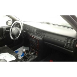 opel vectra b berlina del año 2000