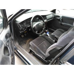 opel vectra b berlina del año 2000