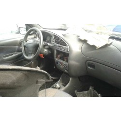 ford fiesta berlina (dx) del año 2002