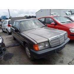 mercedes clase c (w201) berlina del año 1988