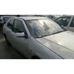 nissan primera berlina (p11) del año 1999