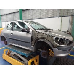 peugeot 206 berlina del año 2000