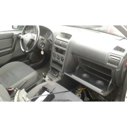 opel astra g berlina del año 2004
