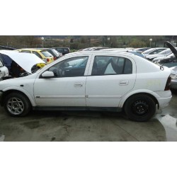 opel astra g berlina del año 2004