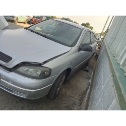 opel astra g berlina del año 2004