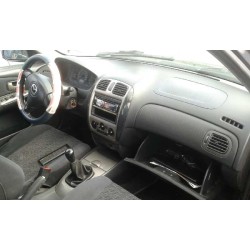 mazda 323 berl. f/s (bj) del año 2002