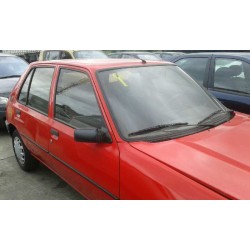 peugeot 205 berlina del año 1983