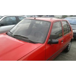 peugeot 205 berlina del año 1983