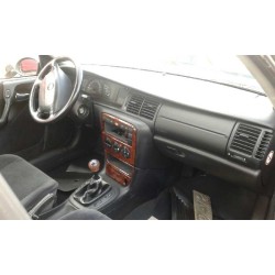 opel vectra b berlina del año 2000