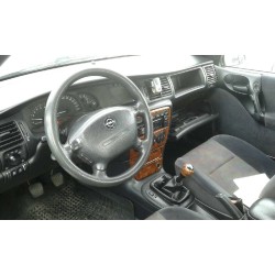 opel vectra b berlina del año 1998