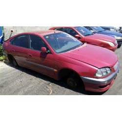 toyota avensis berlina (t 22) del año 1999