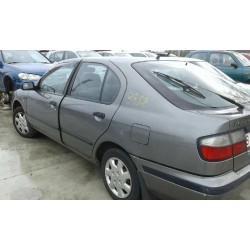 nissan primera berlina (p11) del año 1996