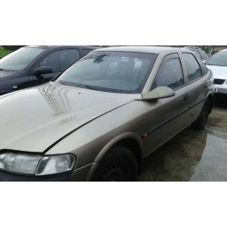 opel vectra b berlina del año 2006