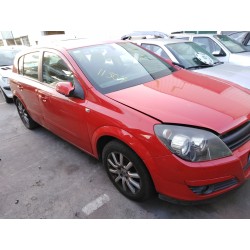 opel astra h berlina del año 2004
