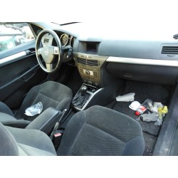 opel astra h berlina del año 2004