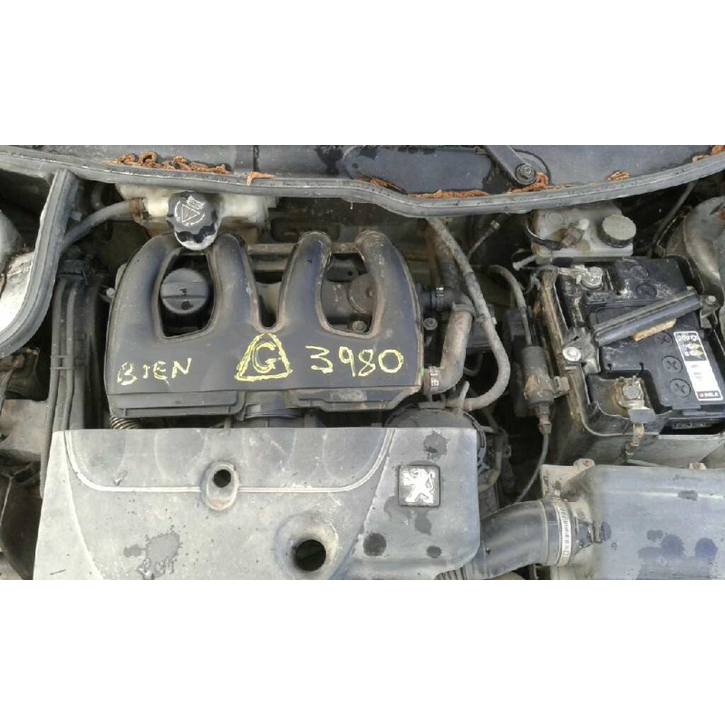 peugeot 206 berlina del año 2000