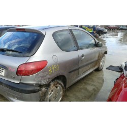 peugeot 206 berlina del año 2000