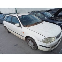 mazda 323 berlina f/s (bj) del año 2000