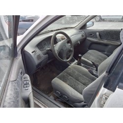 mazda 323 berlina f/s (bj) del año 2000