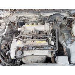 mazda 323 berlina f/s (bj) del año 2000