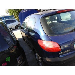 peugeot 206 berlina del año 2001