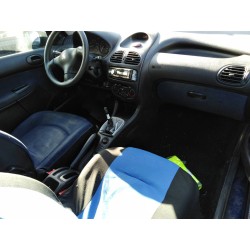 peugeot 206 berlina del año 2001