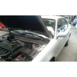 toyota corolla (e11) del año 2000
