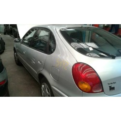 toyota corolla (e11) del año 2000