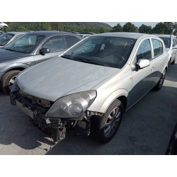 opel astra h berlina del año 2004