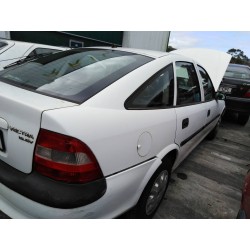 opel vectra b berlina del año 1996