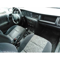 opel vectra b berlina del año 1996