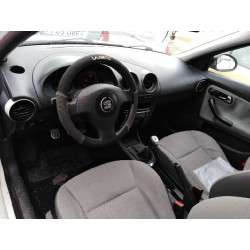 seat ibiza (6l1) del año 2003