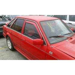 ford escort berlina/turnier del año 1990