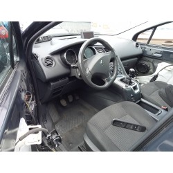 peugeot 5008 del año 2010