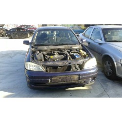 opel astra g berlina del año 2000