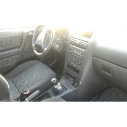 opel astra g berlina del año 2000