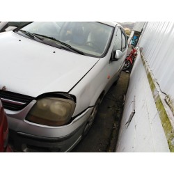 nissan almera tino (v10m) del año 2001