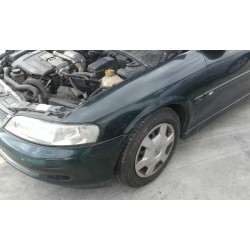opel vectra b berlina del año 2000