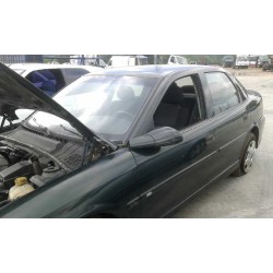 opel vectra b berlina del año 2000